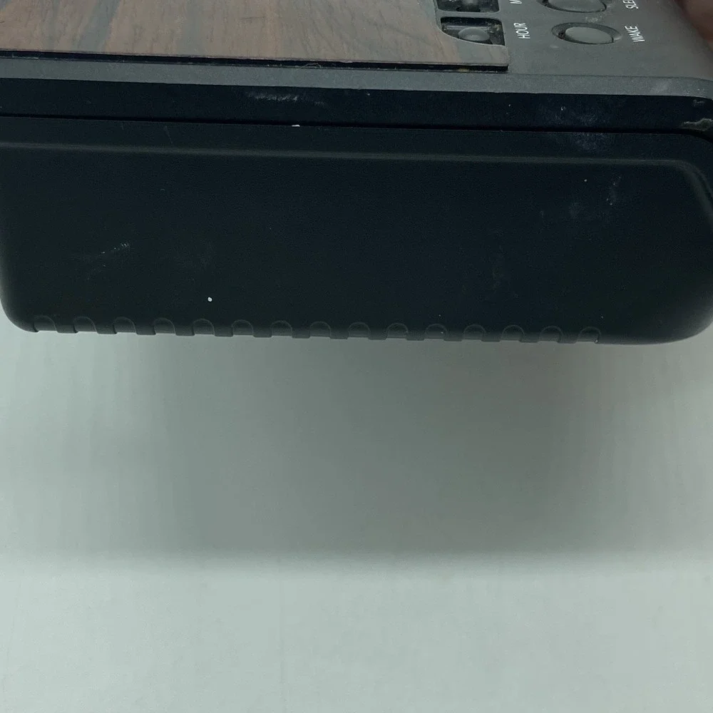 Vintage Woodgrain GE AM/FM 7-4613A Digital Alarm Clock Radio Retro Red‎ LED 90's